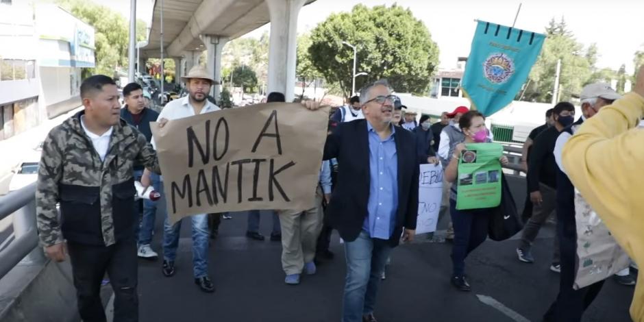 Grupos de vecinos protestan contra el avance de Mantik Pedregal.