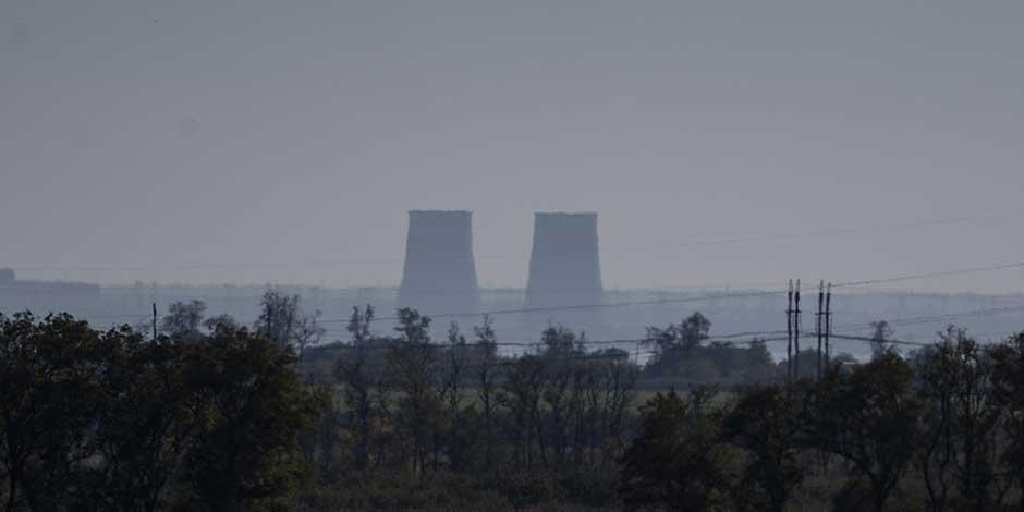 ista de la planta nuclear de Zaporiyia desde 20 kilómetros de distancia en una zona de la región deDnipropetrovsk, Ucrania, 17 de octubre de 2022.