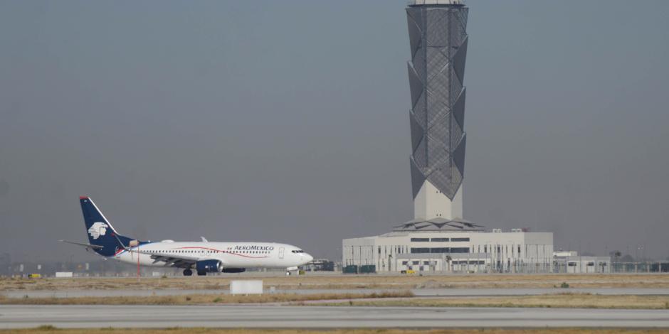 Actividad aérea de la empresa Aeroméxico en las pistas del Aeropuerto Internacional Felipe Ángeles.