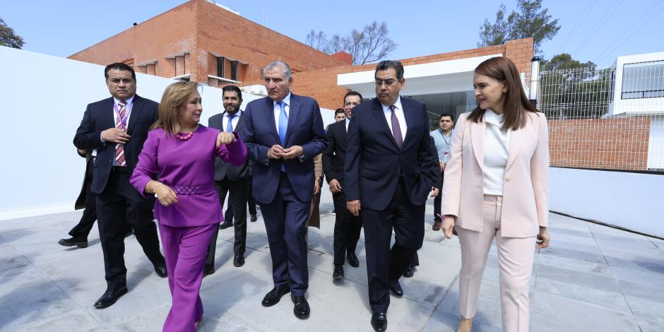 El secretario de Gobernación, Adán Augusto López, y la gobernadora Lorena Cuéllar, entregan nueva instalación tecnológica