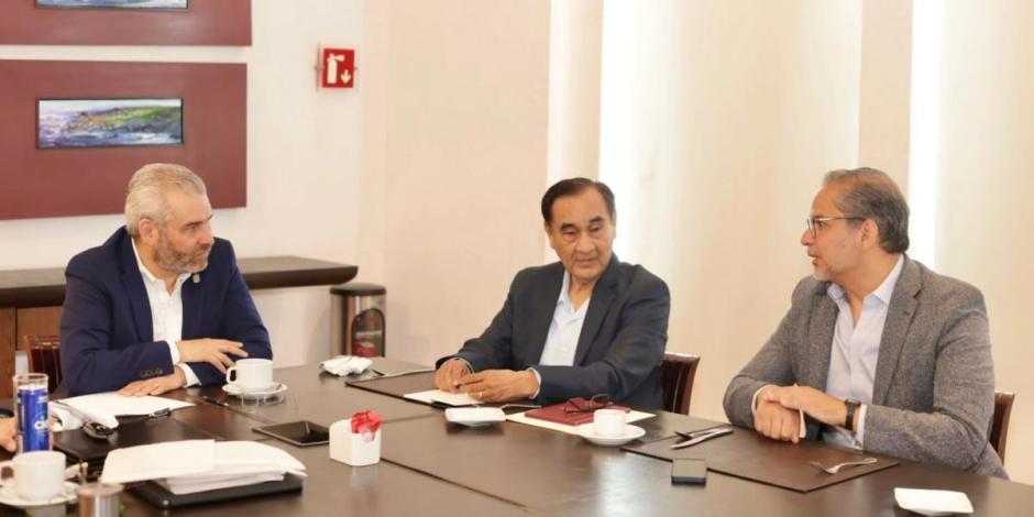 Ramírez Bedolla, Samsung y CEO de InvestMx trazan ruta para inversión en Lázaro Cárdenas y Bajío.