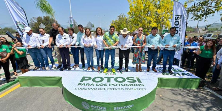 Ricardo Gallardo inaugura ampliación de la carretera San Ciro de Acosta – Rioverde.