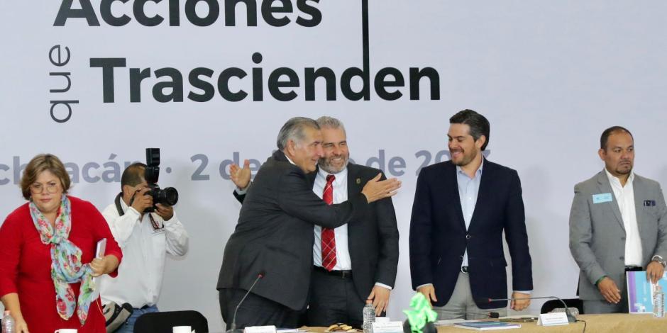 El titular de Segob y el gobernador de Michoacán.
