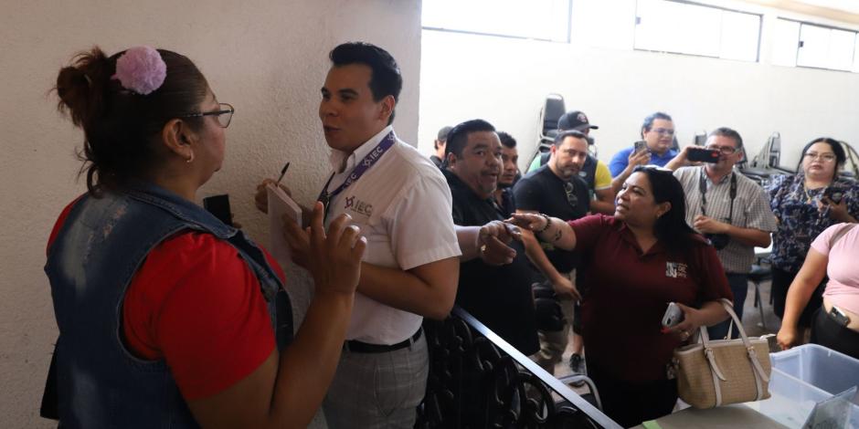Mediante una denuncia anónima, ciudadanos informaron que se realizó compra de votos en Coahuila, ayer.