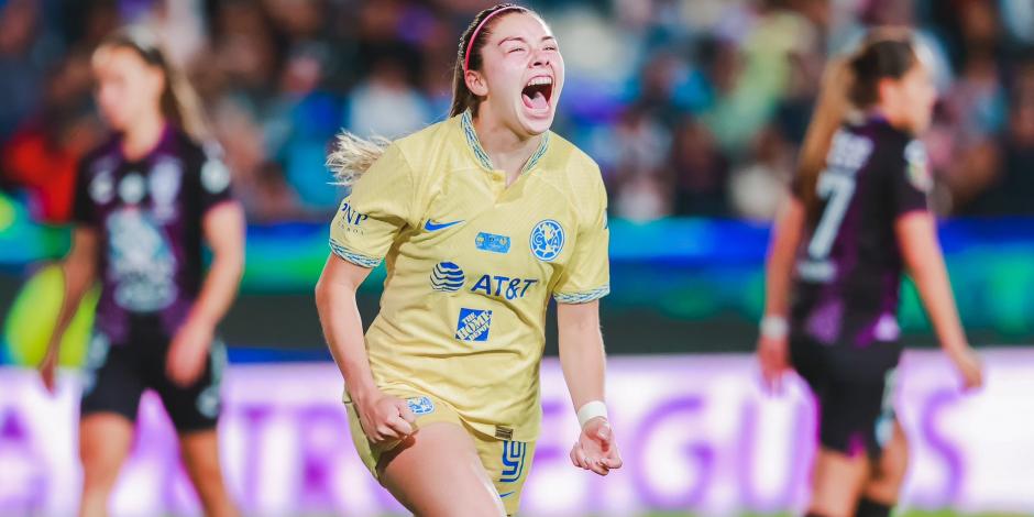 Katty Martínez, jugadora del América, celebra su gol ante Pachuca en la final de ida de la Liga MX Femenil