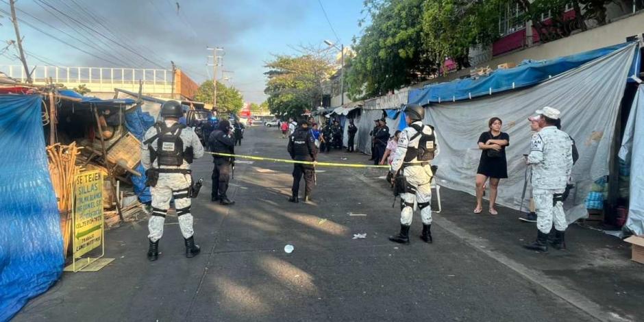 La GuardiaNacional activó el PlanGN-A con el fin de brindar protección perimetral y colaborar con las autoridades de Protección Civil y controlar el incendio en Mercado Central de Acapulco.