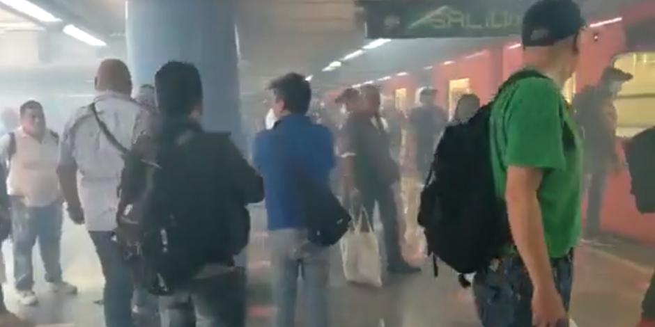 Línea 8 del Metro de la Ciudad de México registró presencia de humo.