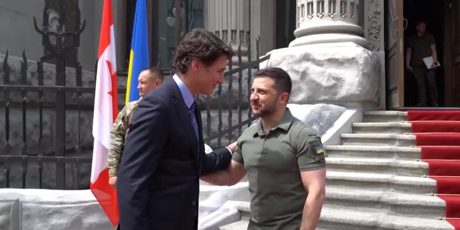 Justin Trudeau, primer ministro de Canadá (izq.) se reunió con Volodímir Zelenski, presidente de Ucrania (der.).