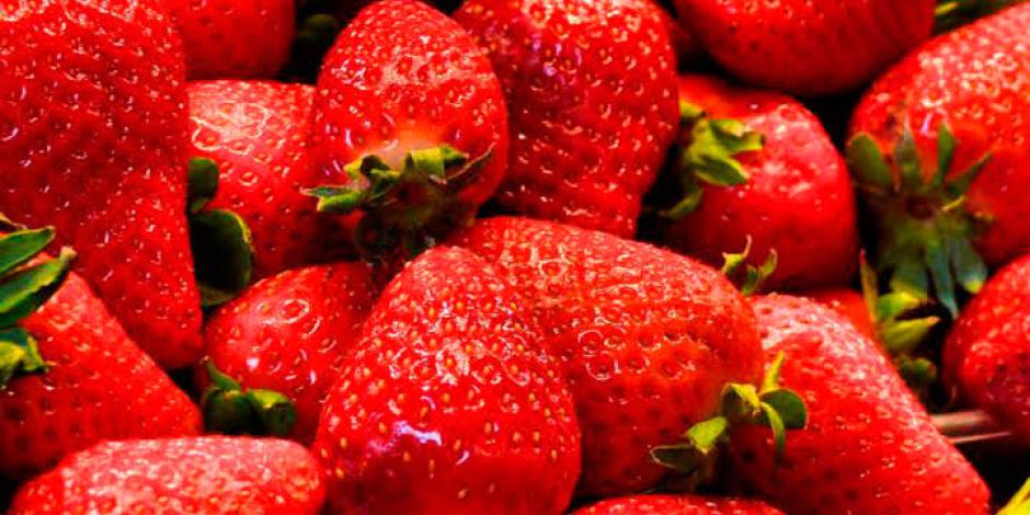 EU investiga posible contaminación de hepatitis A en fresas.