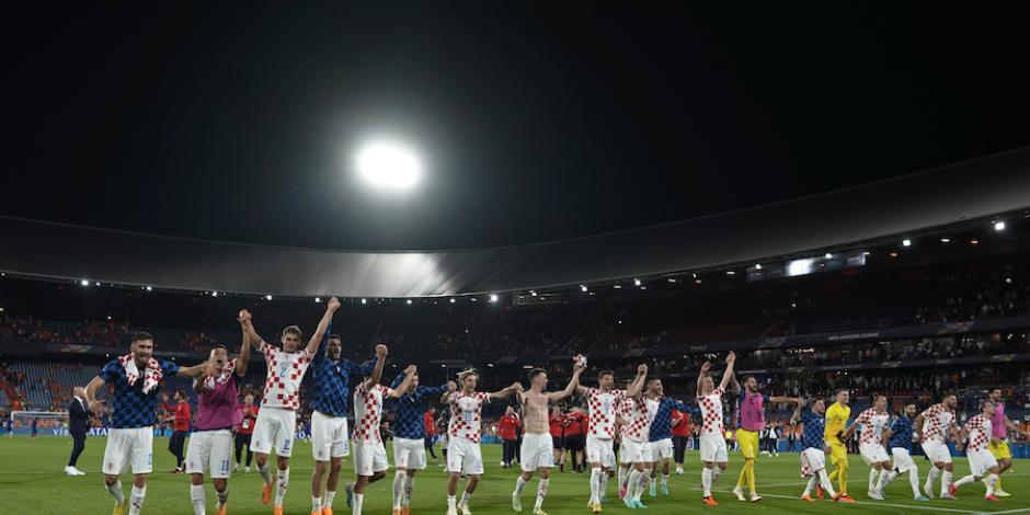 Futbolistas croatas celebran su pase a la final de la Natios League, ayer.
