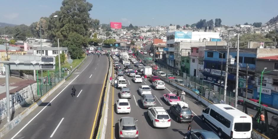 Tráfico en la México-Cuernavaca (fotografía de archivo) por accidentes múltiples.
