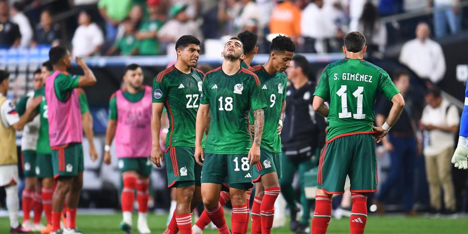 Futbolistas de la Selección Mexicana se lamentan después de la goleada sufrida ante Estados Unidos en las semifinales de la Nations League.