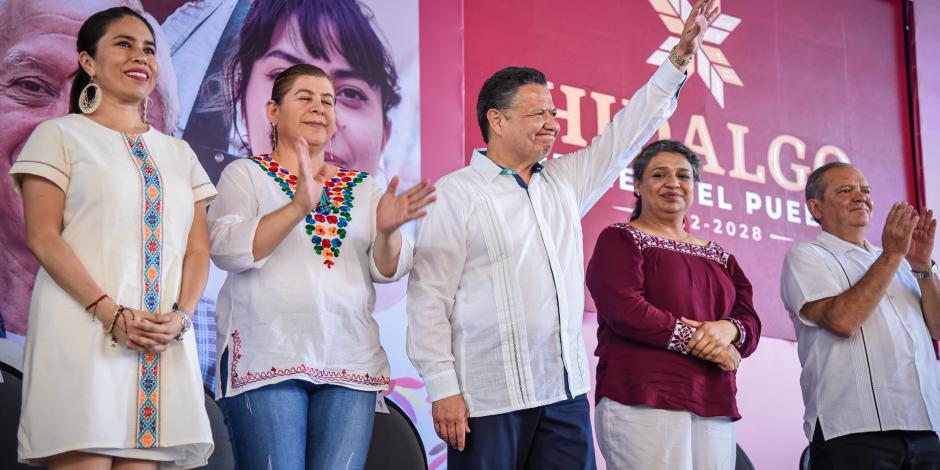 El gobernador de Hidalgo, Julio Menchaca Salazar visitó los municipios serranos de Pacula y Jacala de Ledezma,