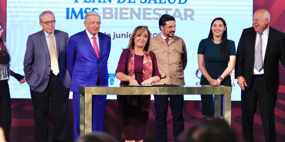 Gobernadora de Tlaxcala, Lorena Cuéllar, firma convenio de coordinación para transferencia de recursos a IMSS-Bienestar.