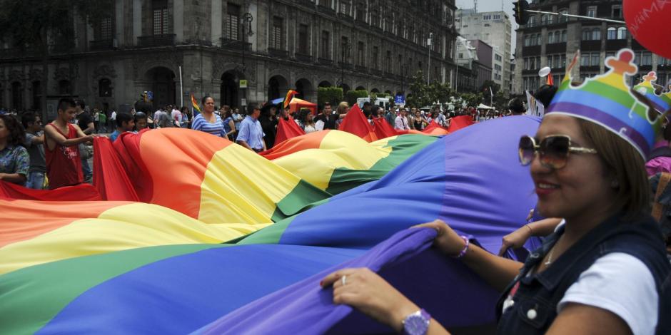 Miles de personas de la comunidad LGBTQ+ durante la edición XL de la marcha que celebra el Día Internacional del Orgullo LGBT.