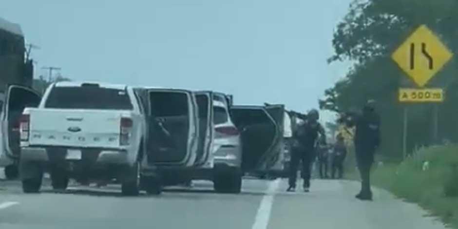 Comando secuestra a 14 integrantes de la Secretaría de Seguridad de Chiapas.