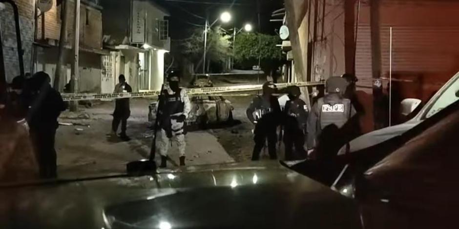 Elementos de la Policía Estatal de Guanajuato acordonaron el área en donde ocurrió el atentado la noche del pasado miércoles, en la comunidad El Sauz del municipio de Celaya.