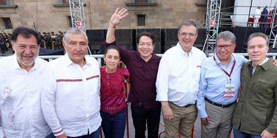 En la imagen, las seis 'corcholatas' de Morena, acompañadas por Mario Delgado, dirigente de Morena