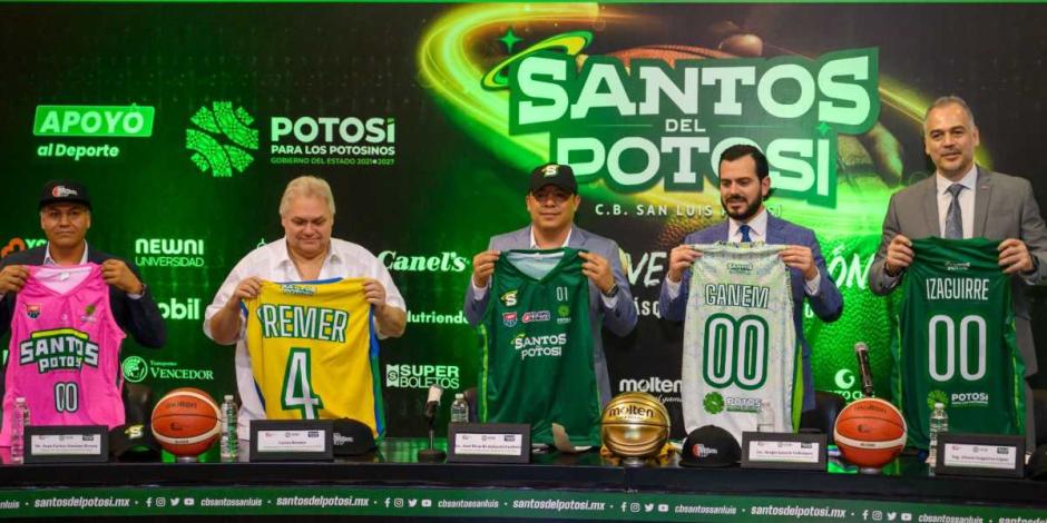 Ricardo Gallardo encabeza presentación del equipo de basquetbol Santos del Potosí.