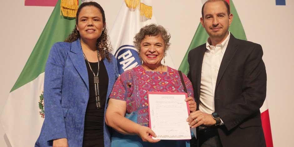 Beatriz Paredes se registra para buscar la presidencia en 2024 por el frente opositor