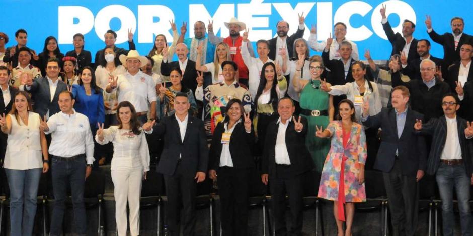 Aspirantes y simpatizantes del Frente Amplio por México, rumbo al 2024.