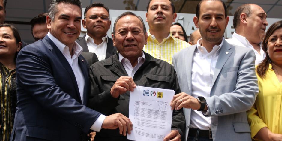 Los dirigentes nacionales de los partidos que conforman el Frente Amplio por México, PAN, PRI y PRD.