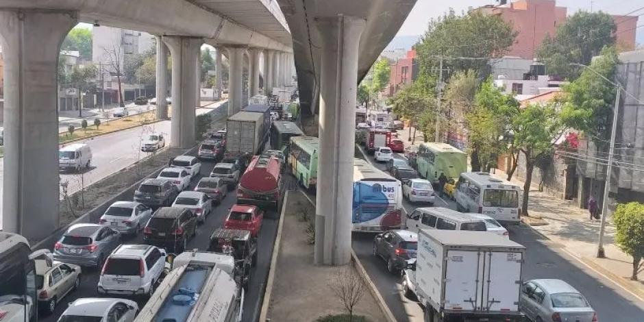Tráfico en la salida de la México-Cuernavaca.