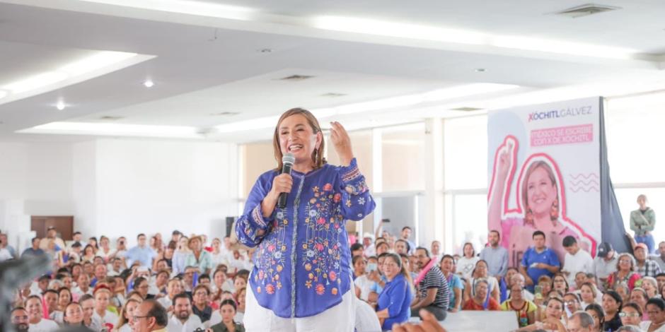 La senadora Xóchitl Gálvez, ayer, en Veracruz.