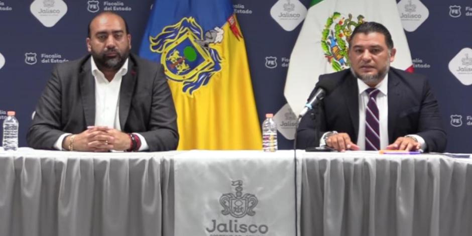 El fiscal general de Jalisco, Luis Joaquín Méndez Ruiz (a la derecha), durante el videomensaje en el que ofreció avances en las investigaciones, ayer.