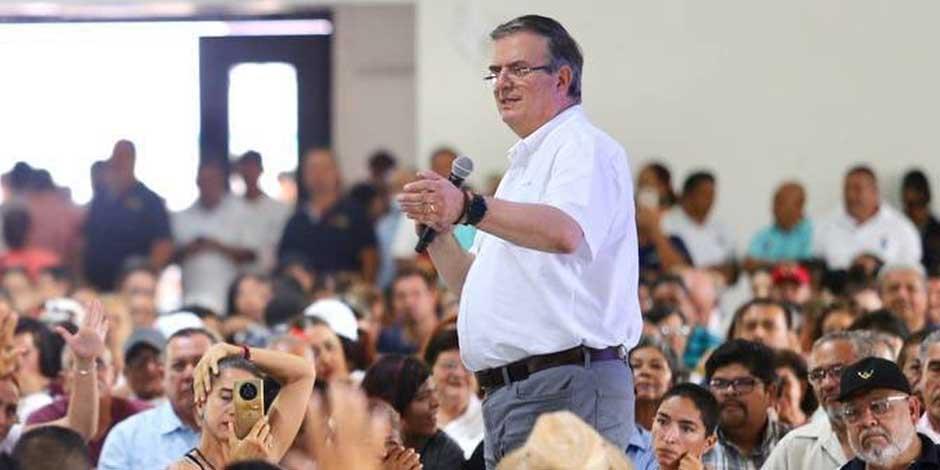 Marcelo Ebrard durante una asamblea informativa en Colima, el 21 de julio de 203