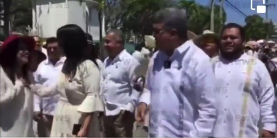 Alcalde de Altamira obliga a empleados a sonreír para un en vivo... no sabía que ya estaba transmitiendo.