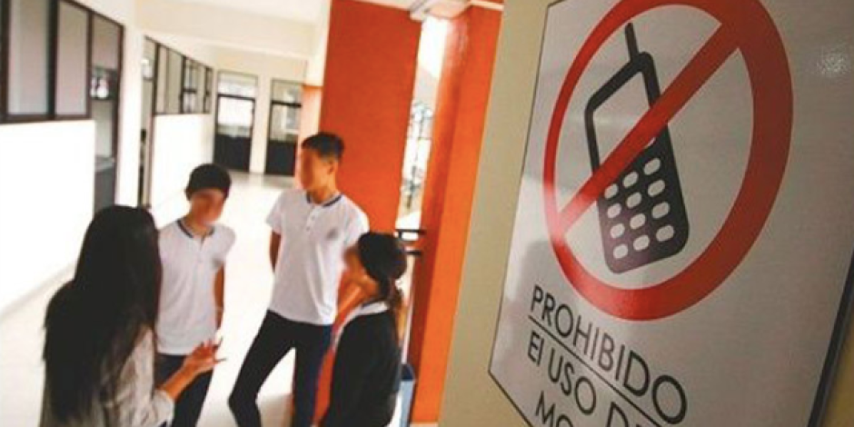 Los estudiantes no deberían tener acceso a los celulares en las escuelas, sugiere la UNESCO.