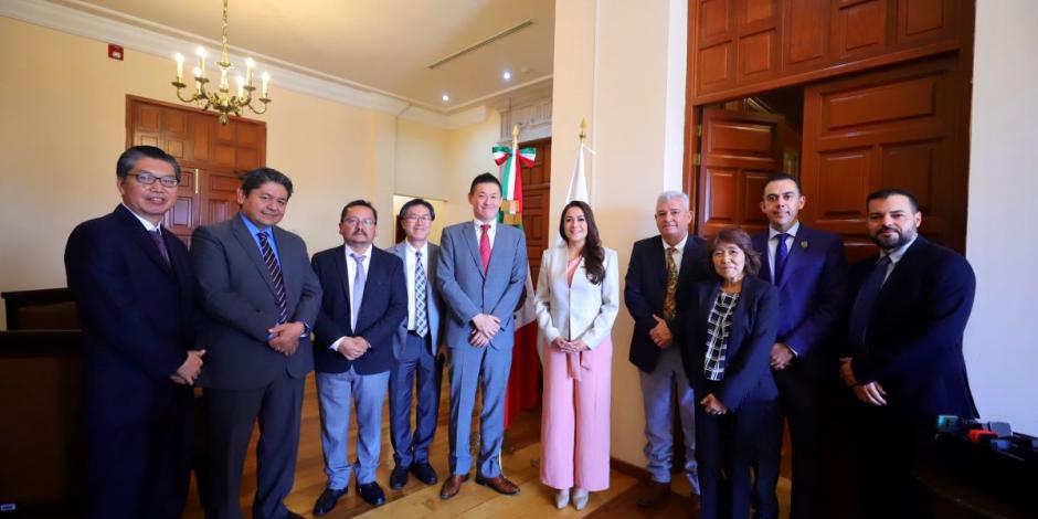 Tere Jiménez (centro) apuntó que Aguascalientes es un estado reconocido por su clima de paz, lo que genera confianza a los inversionistas.