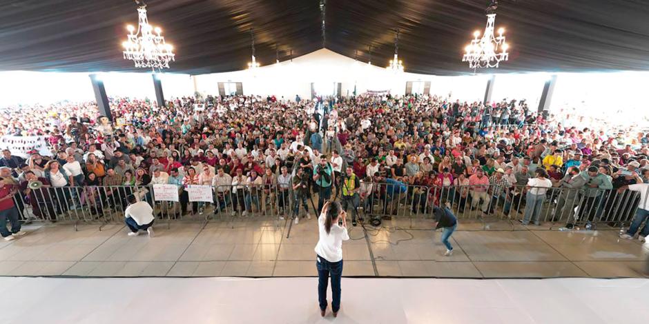 La exmandataria, ante cientos de simpatizantes en Guanajuato, ayer.