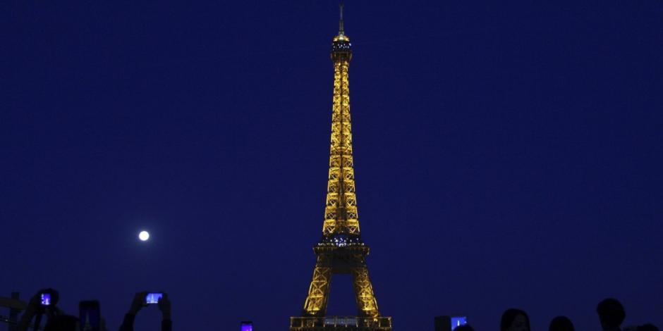 Turista mexicana agredida sexualmente cerca de la Torre Eiffel​, en París, presenta denuncia penal.