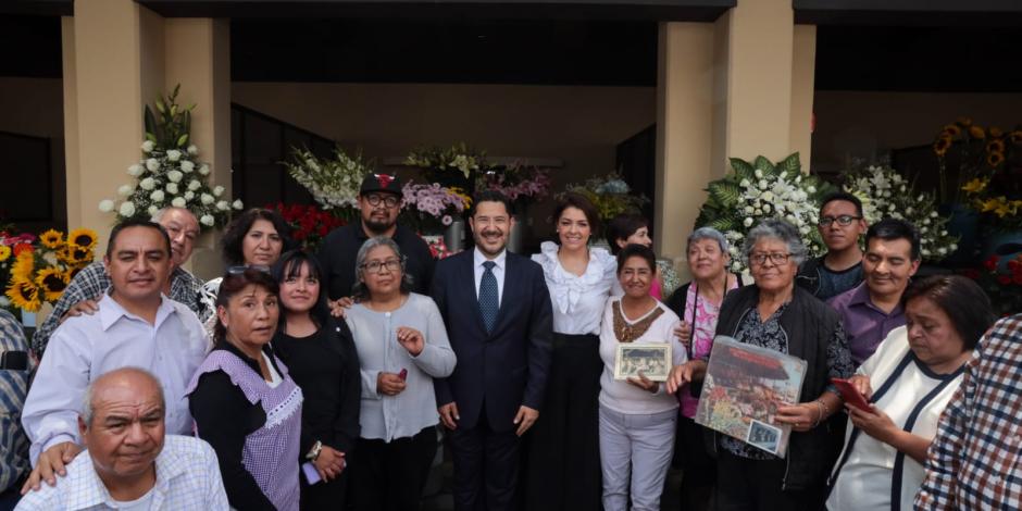 El Jefe de Gobierno, Martí Batres, luego de la reinauguración del Mercado de las Flores de Chapultepec, ayer.