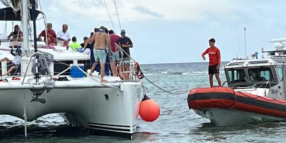 Marina rescata a 23 personas en inmediaciones de Mahahual, Quintana Roo