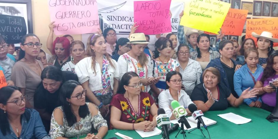 Mujeres de Guerrero exigieron poner alto de manera inmediata a la violencia política y mediática de la que está siendo víctima la gobernadora de alguien que no tiene pruebas",