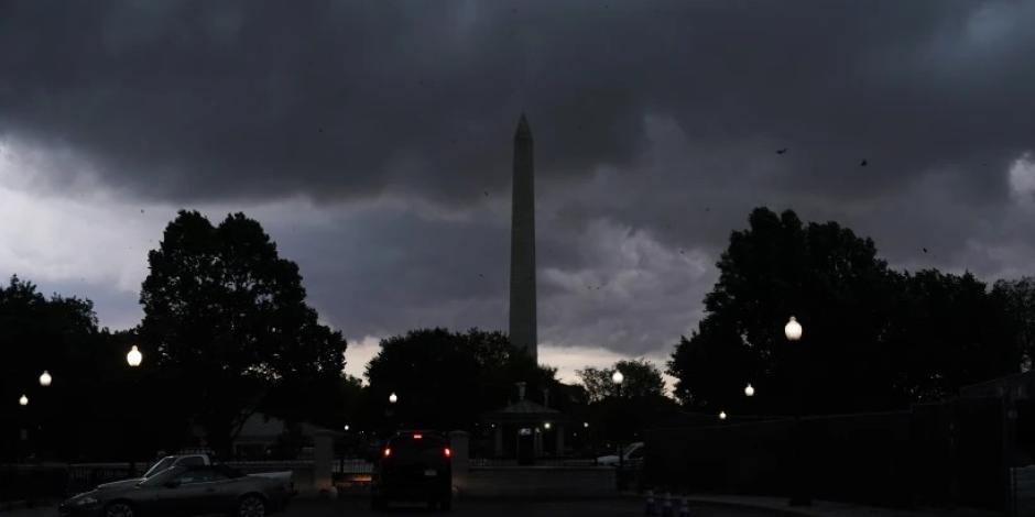 Nubes de tormenta sobre el Monumento a Washington, el lunes 7 de agosto de 2023, en Washington.