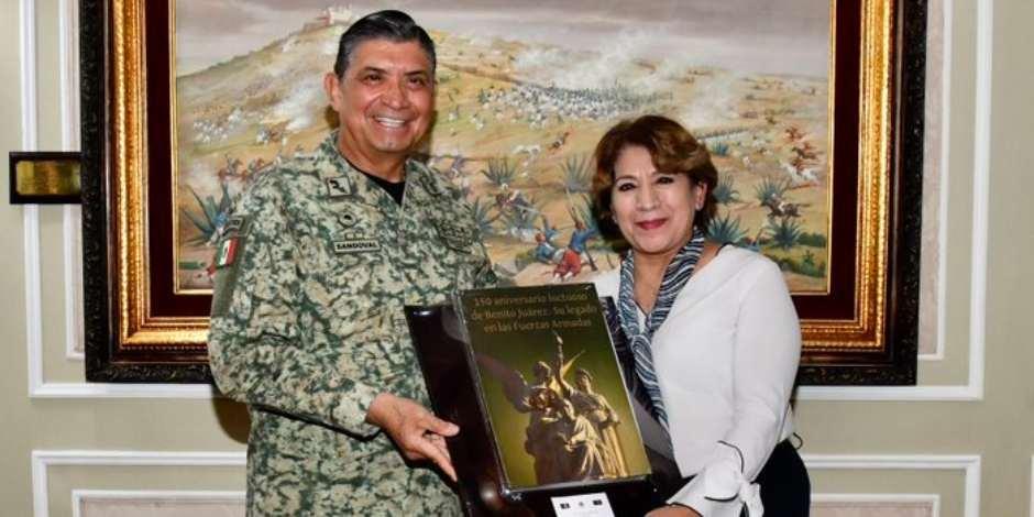 Delfina Gómez se reúne con el secretario de la Defensa Nacional.