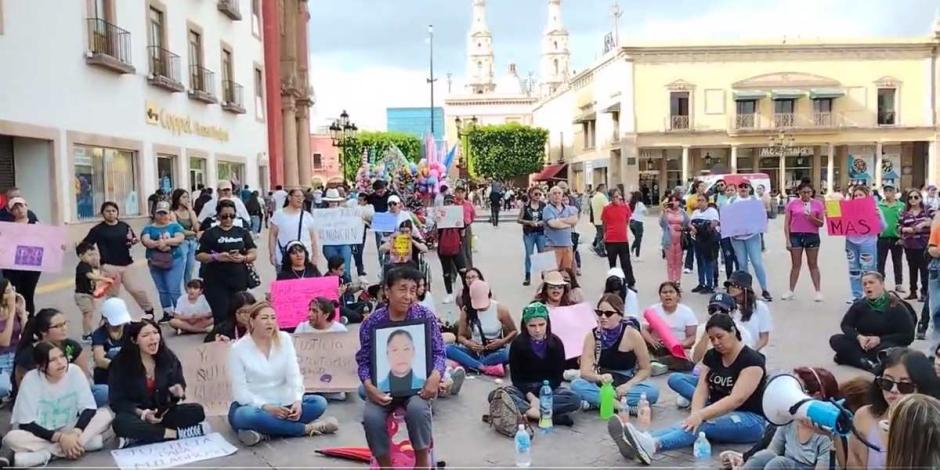 Marcha para exigir justicia por muerte de Milagros Montserrat, realizada el domingo en las calles de León, Guanajuato.