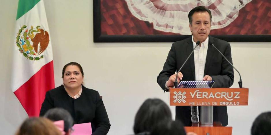 Cuitláhuac García acusa al Poder Judicial de la Federación de 'liberar delincuentes'.