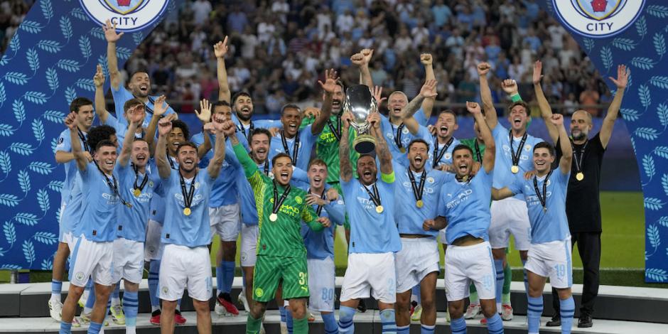 Futbolistas del Manchester City festejan el título.