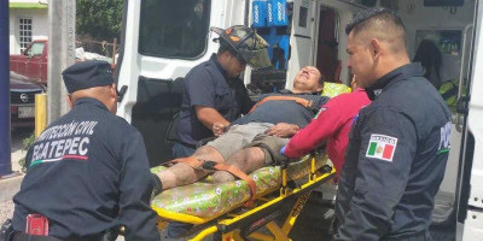 Antonio, un hombre de 47 años, pasó 12 horas en un canal de aguas negras, tras ser lanzado por su esposa por ser discapacitado.
