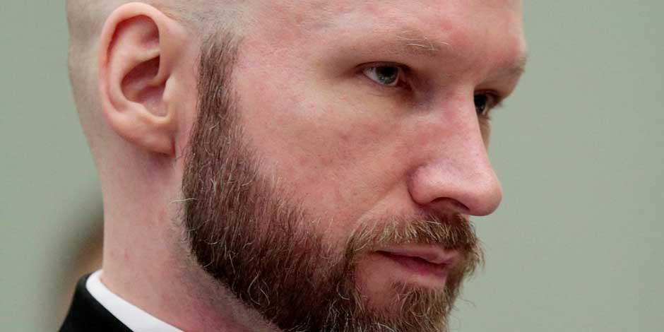 Asesino en masa noruego Breivik demanda al estado por aislamiento "extremo": abogado