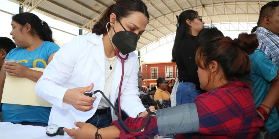 Ferias de la Salud del DIF Estatal ofrecen atención médica y recursos esenciales a comunidades potosinas necesitadas.