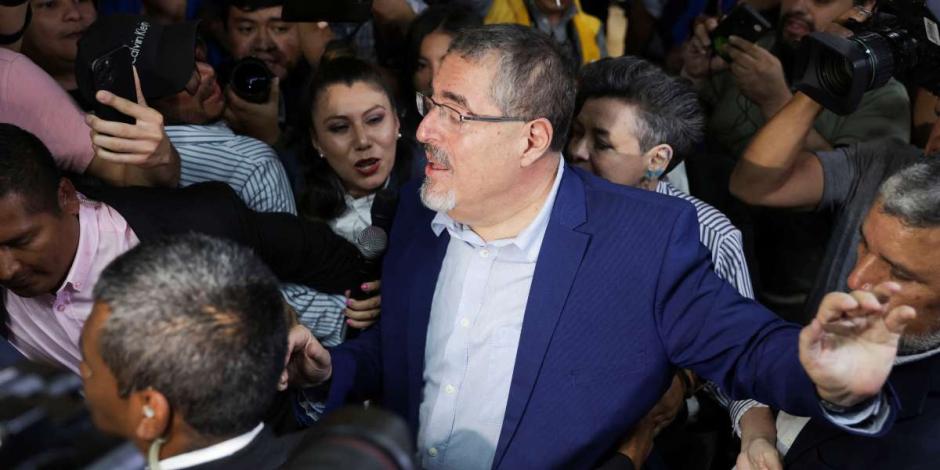 AMLO felicita a Bernardo Arévalo por ganar elecciones presidenciales en Guatemala.