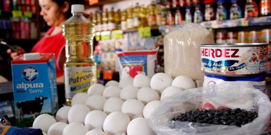 Canasta básica se encuentra en diversos precios en los supermercados del centro del país.