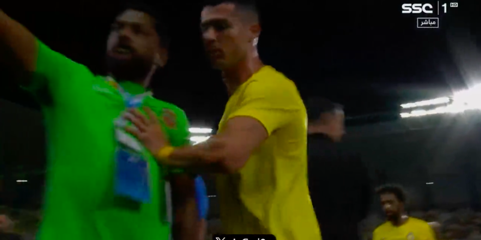 Cristiano Ronaldo pierde la cabeza y agrede a un aficionado