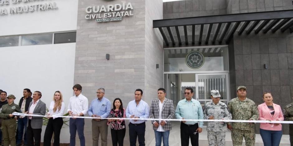 El Gobernador de San Luis Potosí Ricardo Gallardo Cardona, inauguró la base de operaciones del nuevo cuartel de la Guardia Civil Estatal en esta importante zona productiva del centro-bajío, con una inversión superior a los 30 millones de pesos.